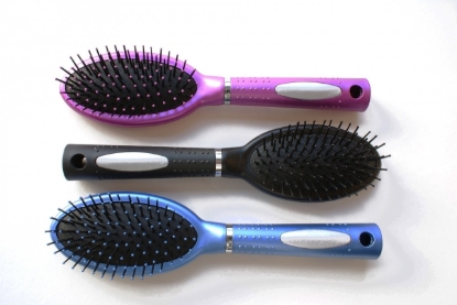 Picture of £1.49 HAIR BRUSH OVAL CUSHION
