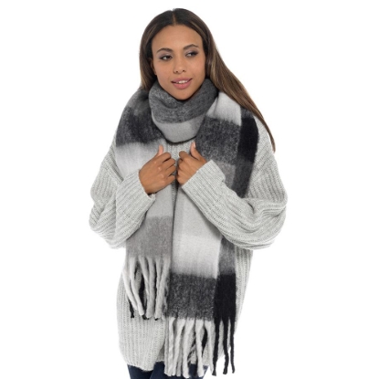 Picture of £9.99 LADIES WINTER SCARVES 3 ASSTD